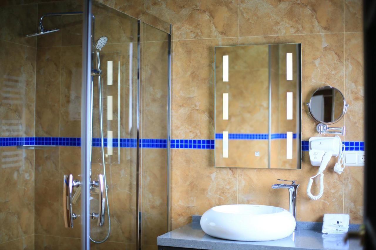 Otakhebi Hotel Sarpi Ngoại thất bức ảnh